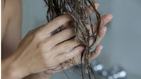 conditioner aanbrengen op het haar